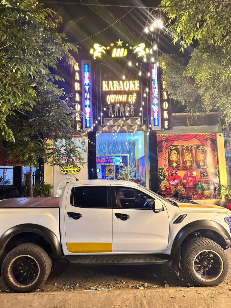 Karaoke Huynh Đệ Chư Sê