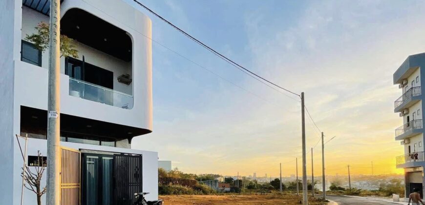 Cho Thuê Tòa Nhà 5 Tầng Khu Đô Thị Cầu Sắt – Pleiku | 9×19.23m, Đối Diện Bệnh Viện Tỉnh, Giá Chỉ 12 Triệu/Tháng